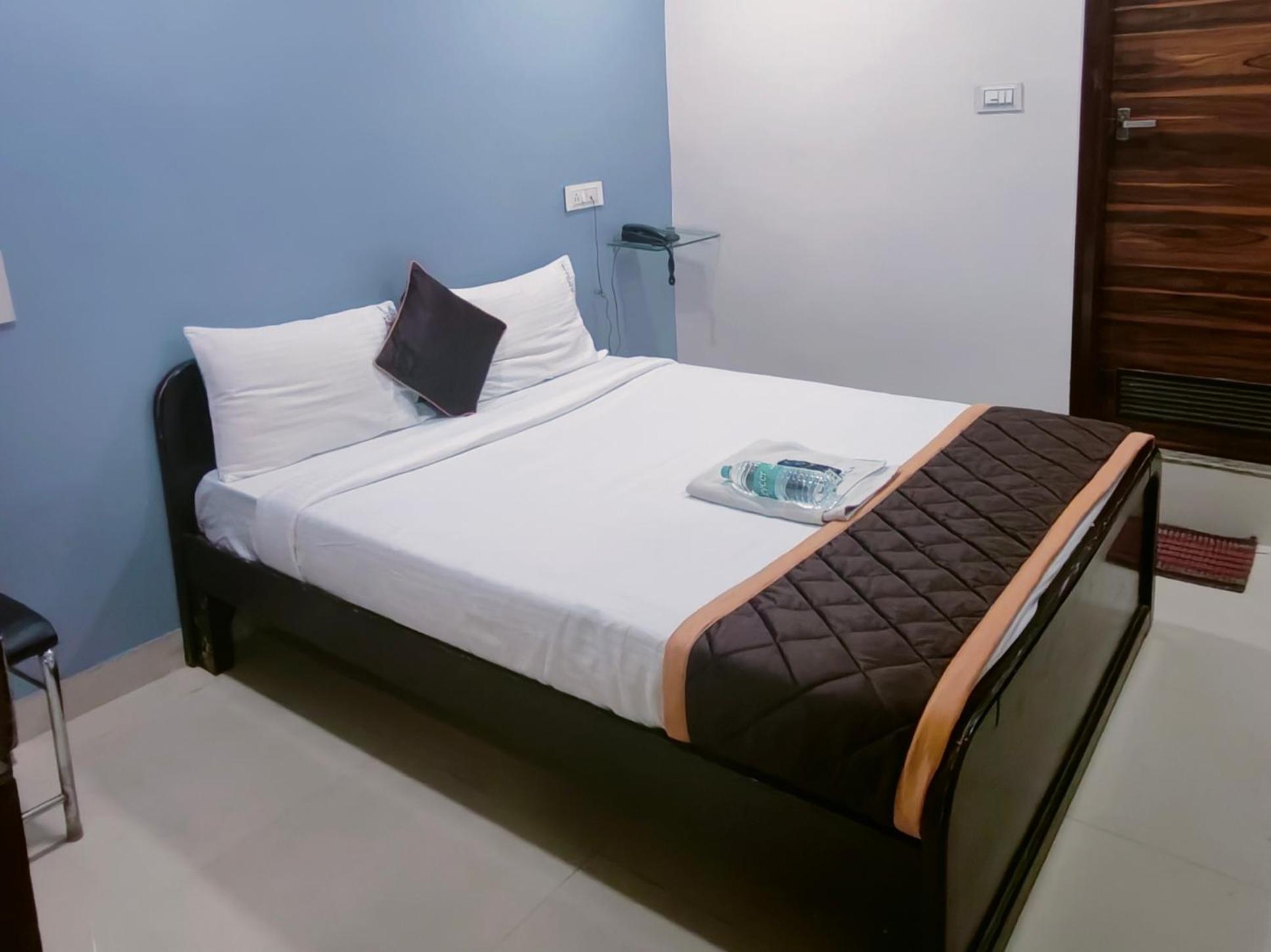 Hotel Golden Arch Bangalore Buitenkant foto